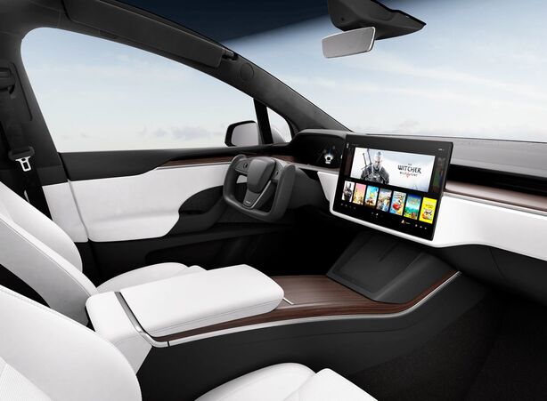 Tesla Model X (2021)