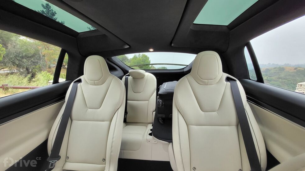 Tesla Model X (2021)