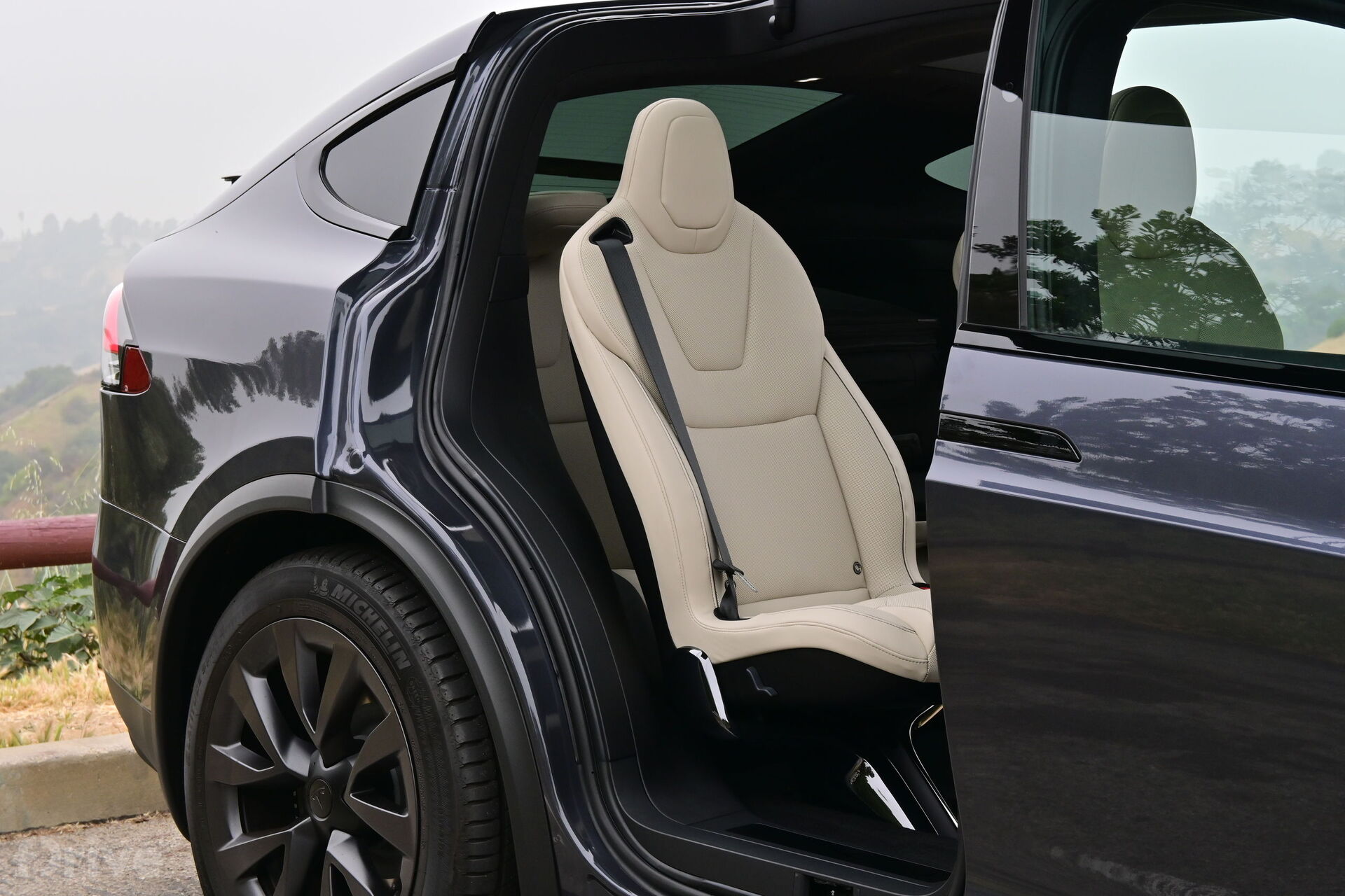 Tesla Model X (2021)