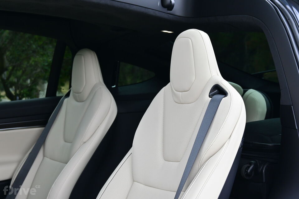 Tesla Model X (2021)