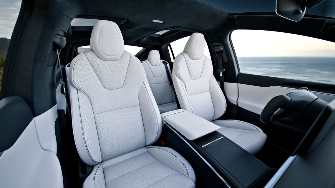 Tesla Model X (2025)