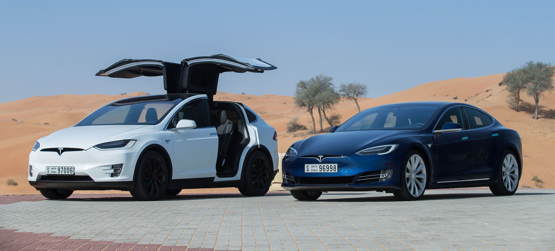 Tesla Model X a Model S