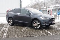 Tesla Model X P90D (2016)