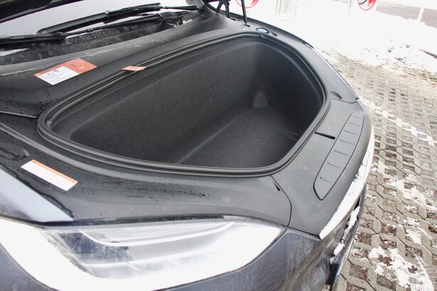 Tesla Model X P90D (2016)