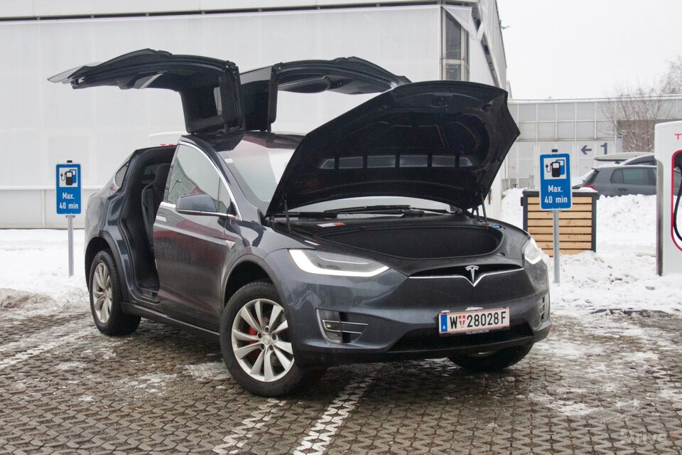 Tesla Model X P90D (2016)