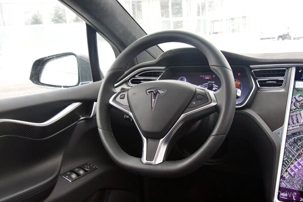 Tesla Model X P90D (2016)