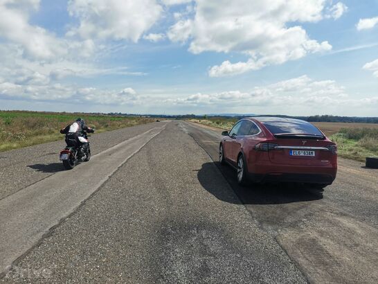 Tesla Model X vs. Harley-Davidson LiveWire