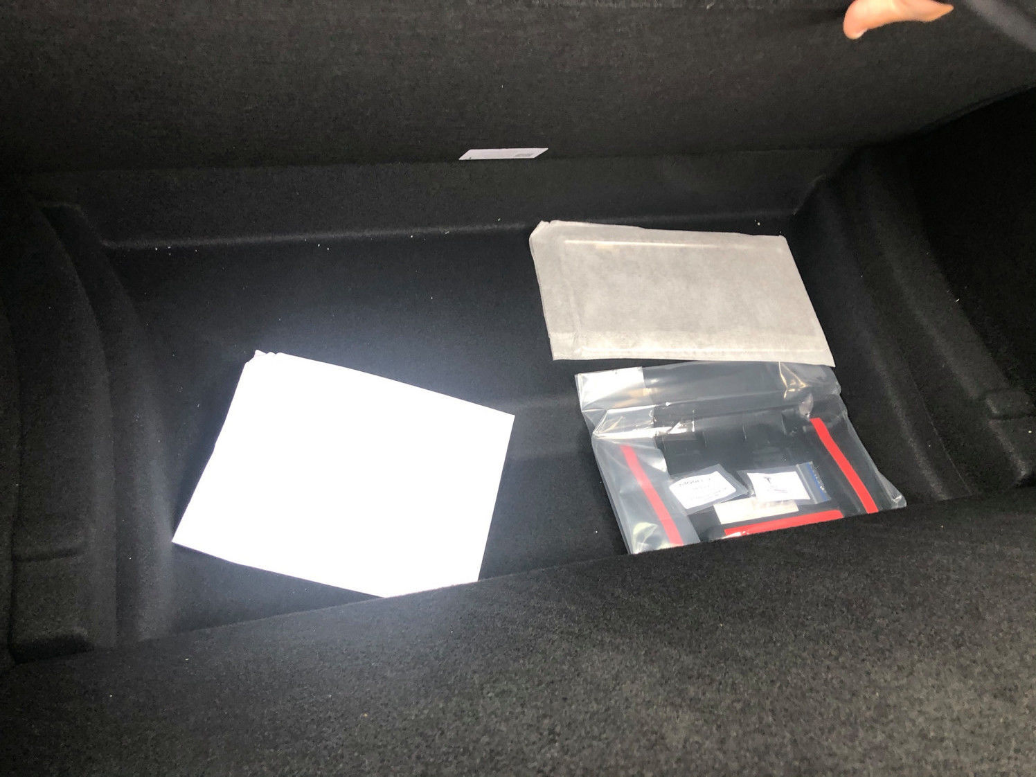 Tesla Model Y - prostor pod kufrem