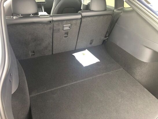 Tesla Model Y - zavazadlový prostor