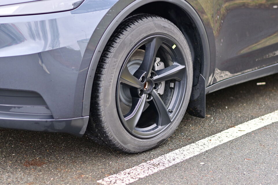 Tesla Model Y facelift (2025)