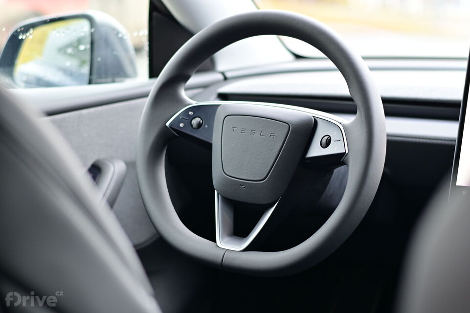 Tesla Model Y facelift (2025)