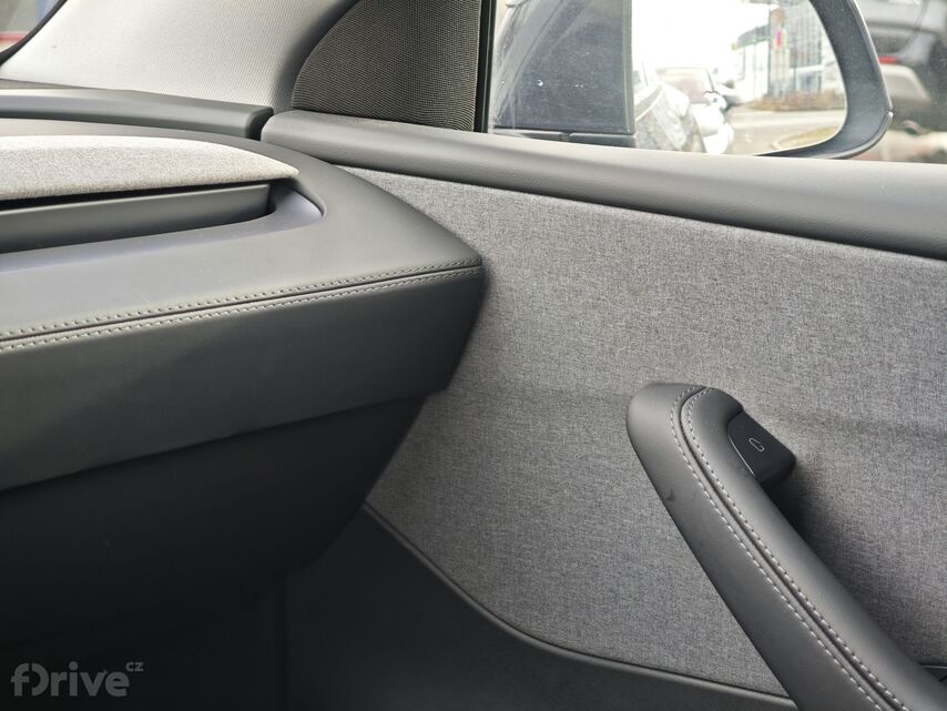 Tesla Model Y facelift (2025)