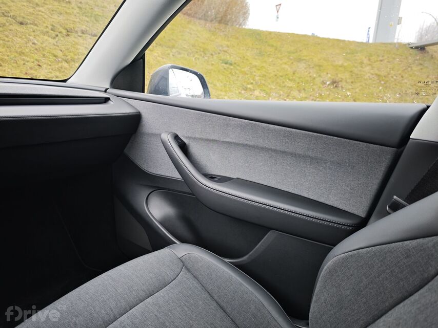 Tesla Model Y facelift (2025)