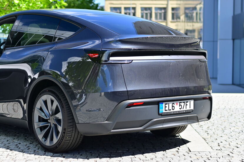 Tesla Model Y facelift (2025)