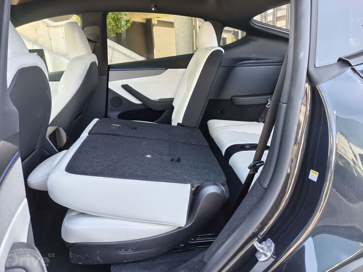 Tesla Model Y facelift (2025)