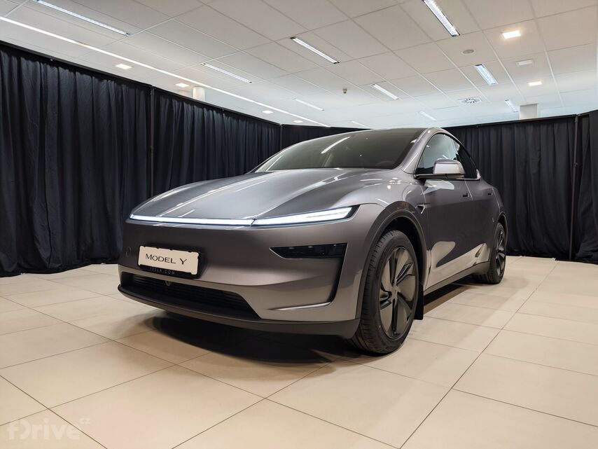 Tesla Model Y facelift (2025)