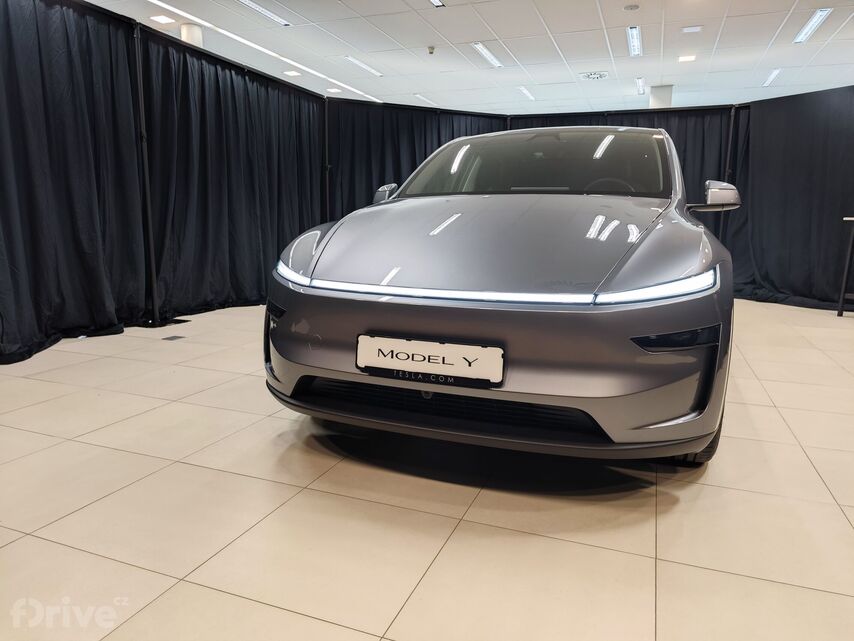 Tesla Model Y facelift (2025)