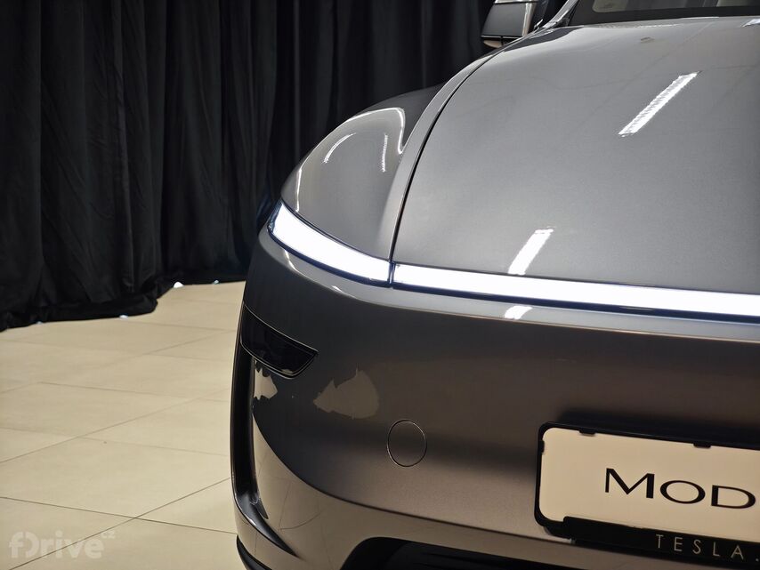 Tesla Model Y facelift (2025)