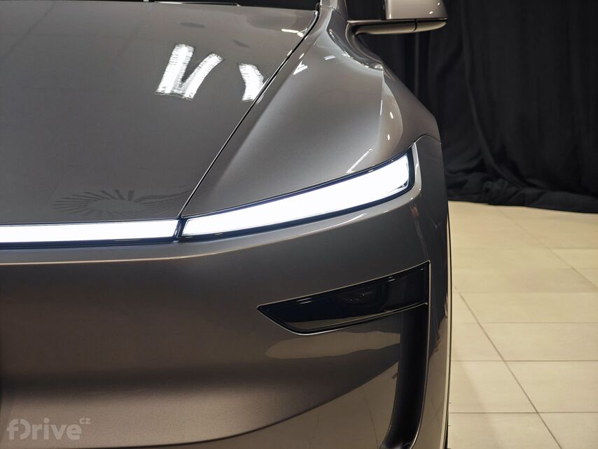 Tesla Model Y facelift (2025)