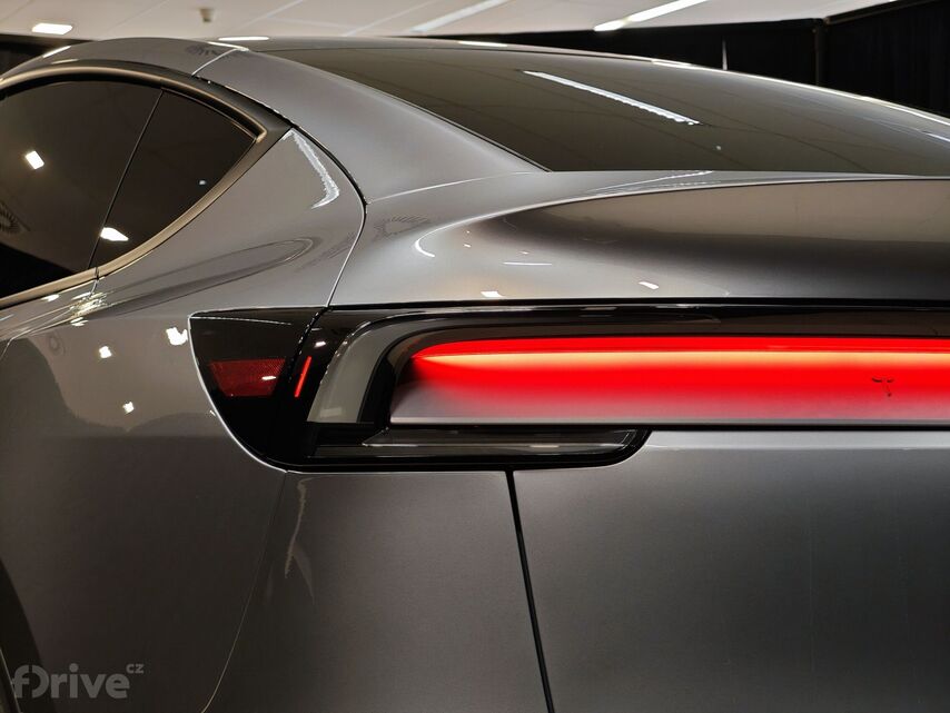 Tesla Model Y facelift (2025)