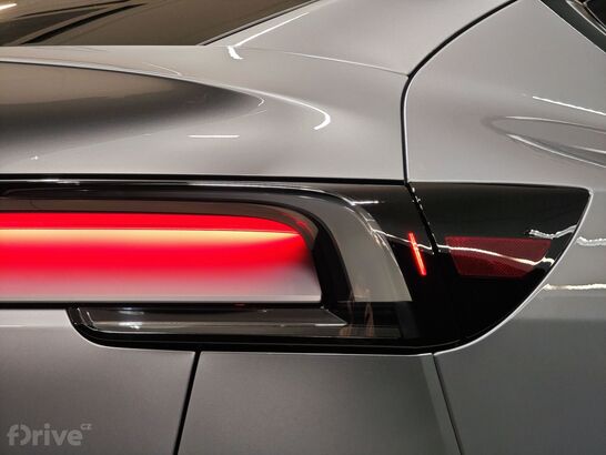 Tesla Model Y facelift (2025)