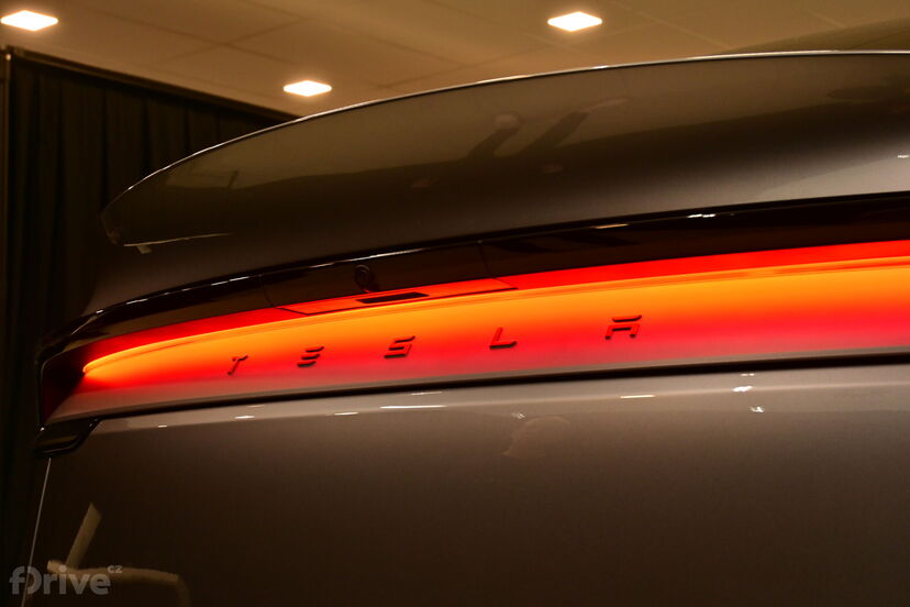 Tesla Model Y facelift (2025)