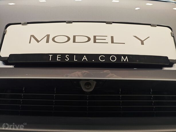 Tesla Model Y facelift (2025)