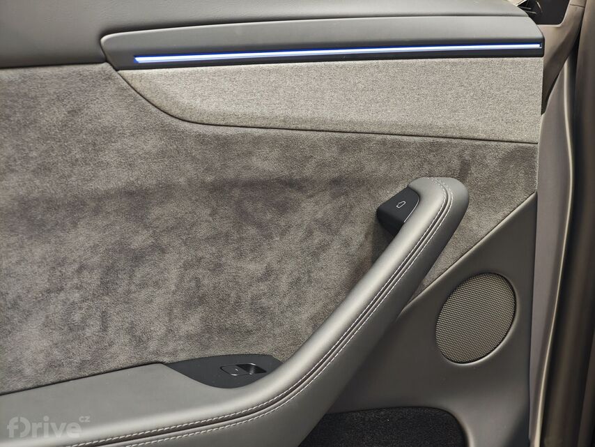 Tesla Model Y facelift (2025)