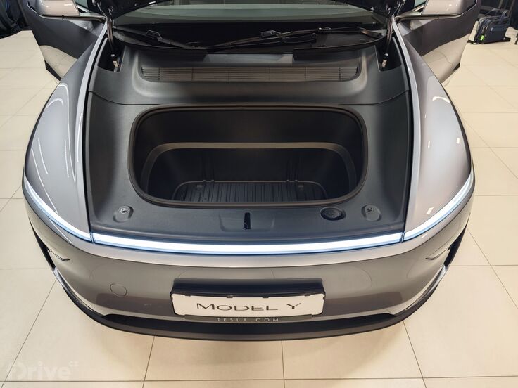 Tesla Model Y facelift (2025)