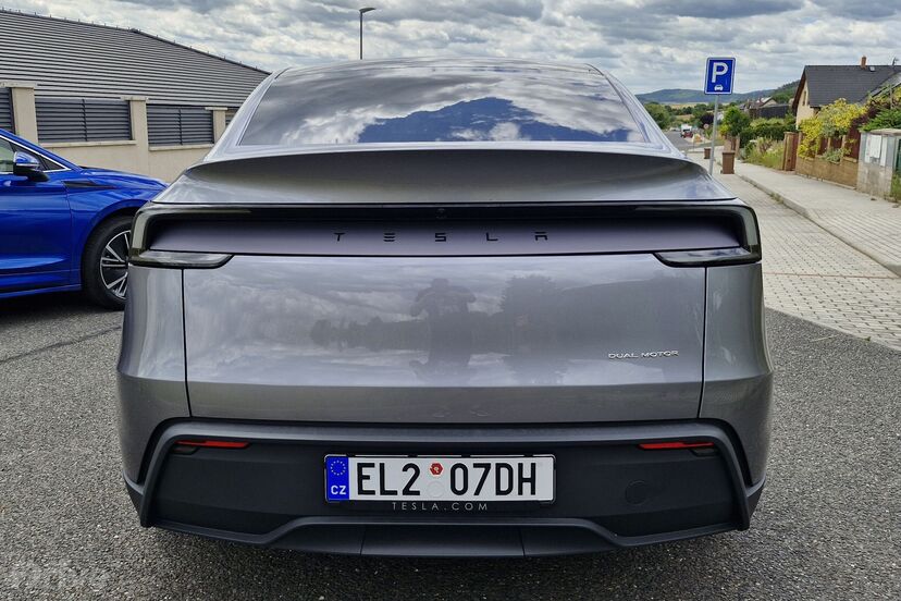 Tesla Model Y facelift (2025)