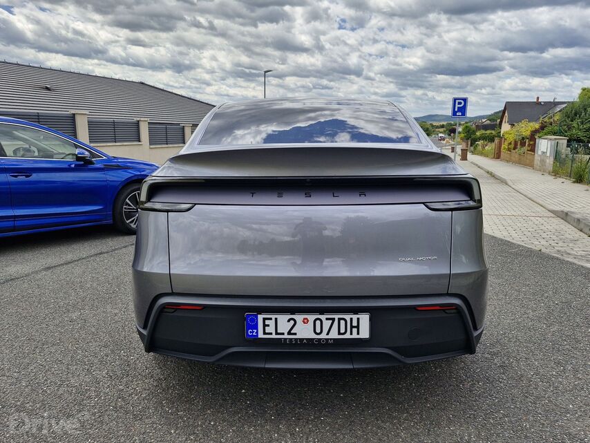 Tesla Model Y Long Range