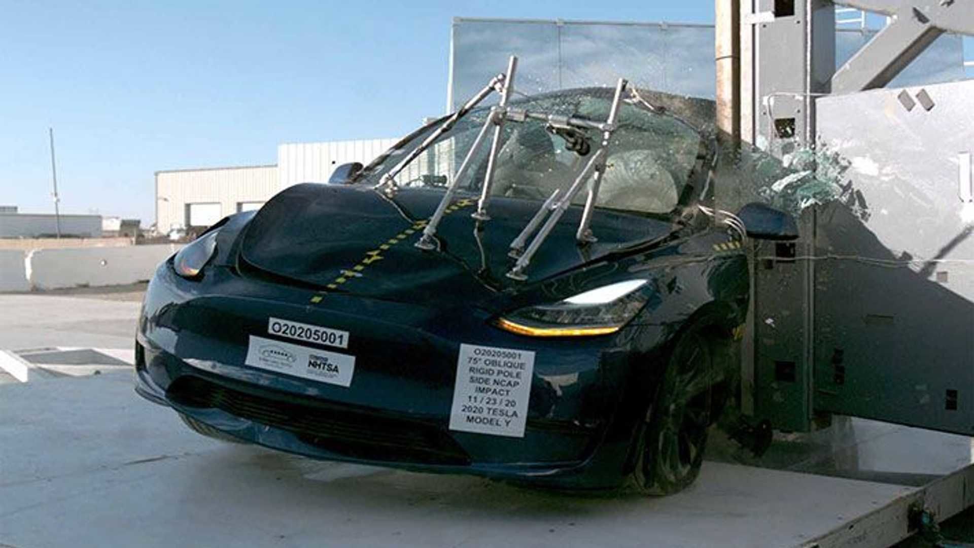 Tesla Model Y v nárazovém testu