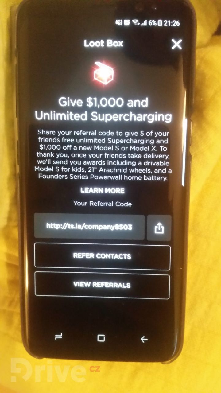 Tesla rozdává nabíjení zdarma