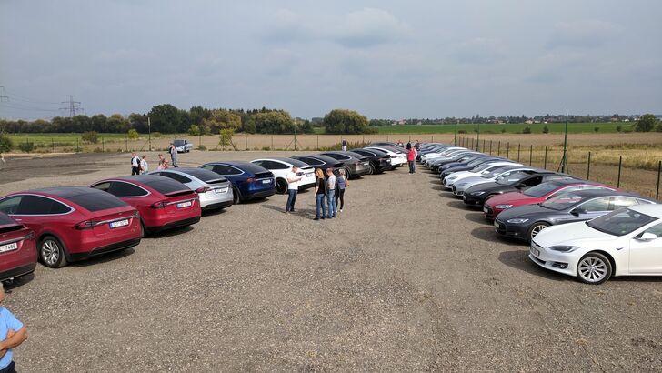 Tesla sraz 2017