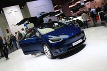 Tesla stánek Paříž