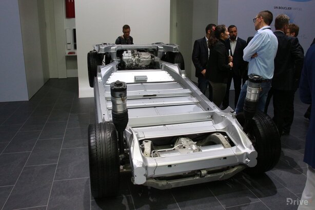 Tesla stánek Paříž