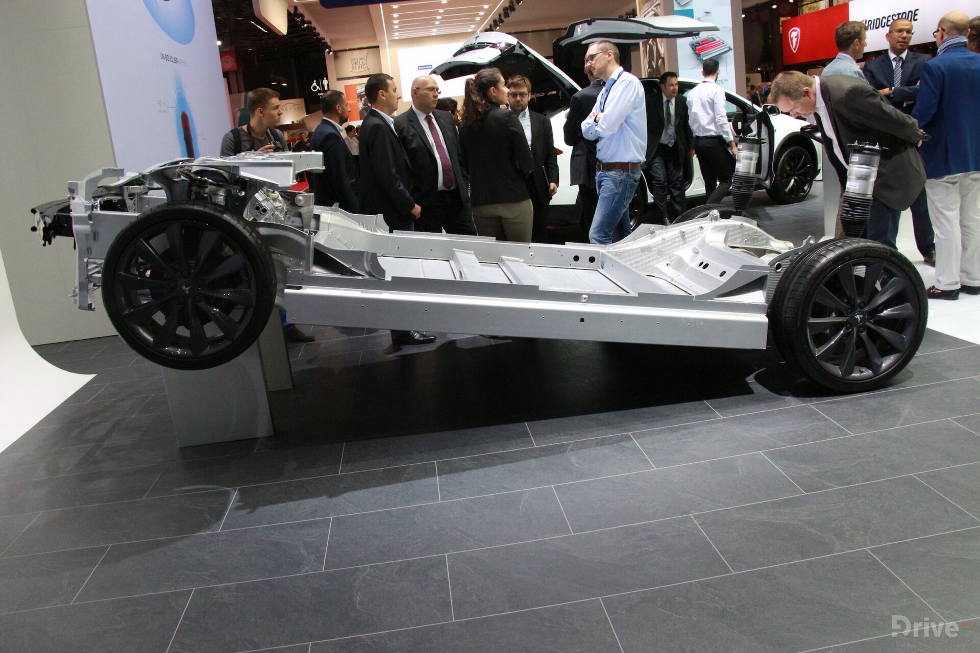 Tesla stánek Paříž