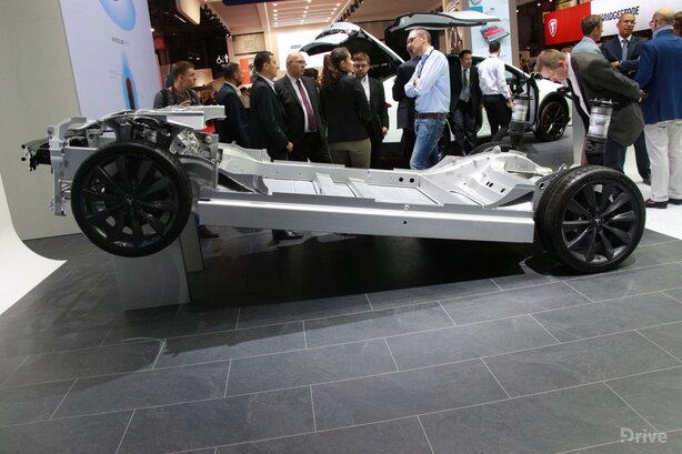 Tesla stánek Paříž