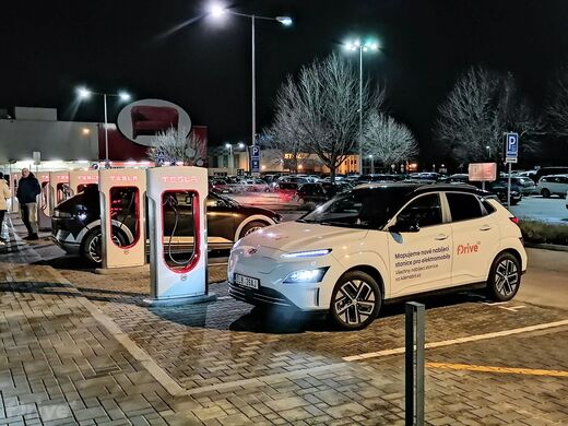 Tesla Supercharger, Brno - Modřice, OC Olympia Brno