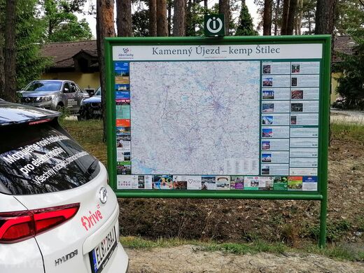 Tesla Supercharger, Kamenný Újezd, penzion Štilec