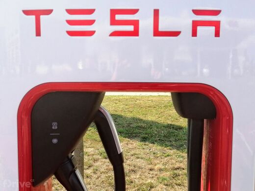 Tesla Supercharger, Olomouc, ul. Dolní Novosadská, čerpací stanice Amigo