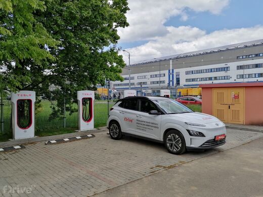 Tesla Supercharger, Plzeň, ul. Teslova, Hotel Ibis Plzeň