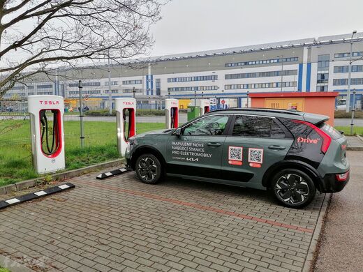 Tesla Supercharger, Plzeň, ul. Teslova, Hotel Ibis Plzeň