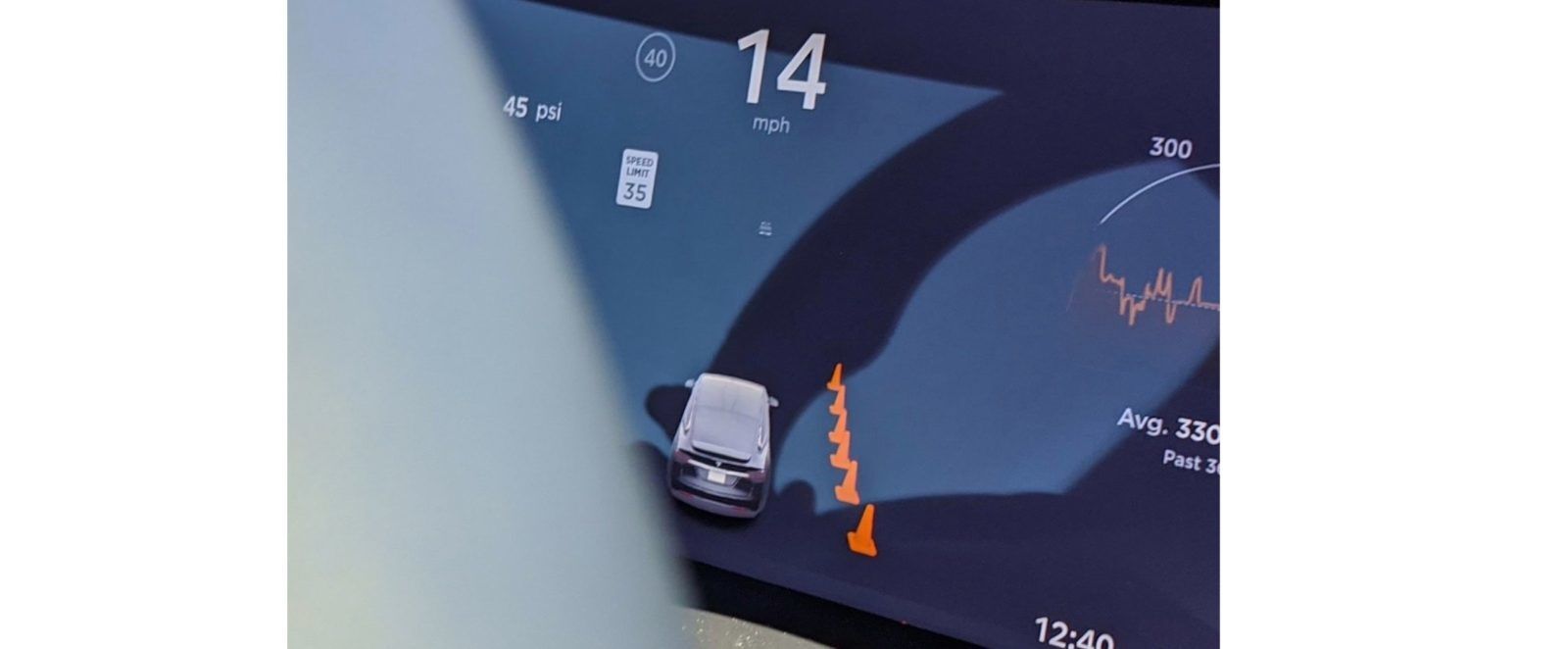 Tesla vizualizuje dopravní kužely