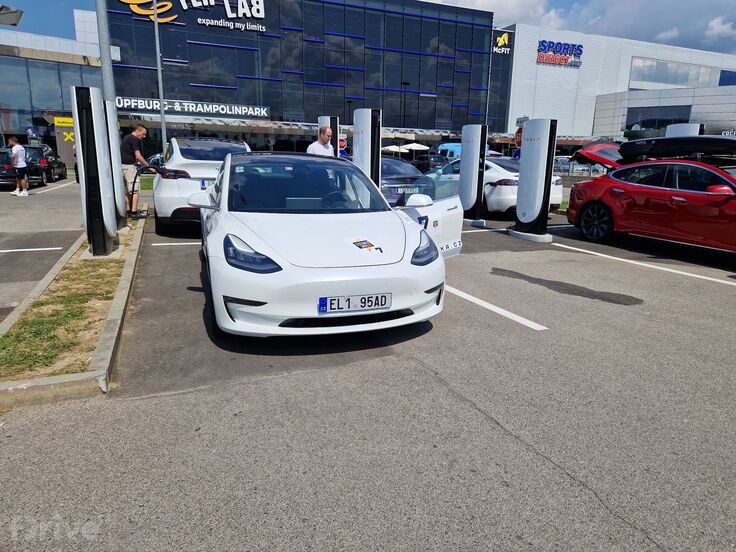 Tesle Model 3 Performance