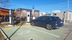 Test 5 elektromobilů na cestě do Alp