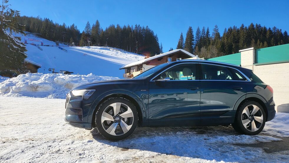 Test 5 elektromobilů na cestě do Alp