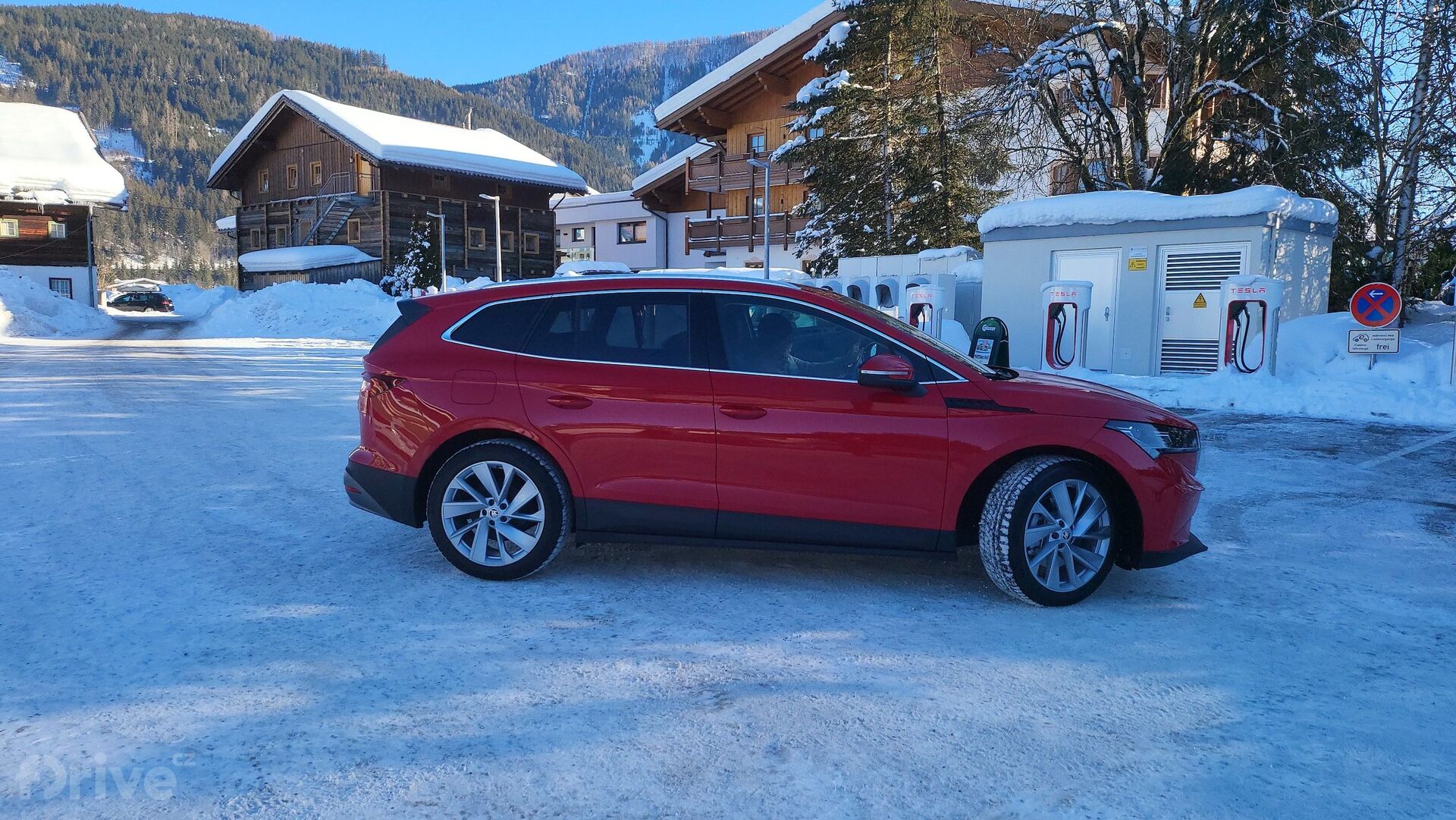 Test 5 elektromobilů na cestě do Alp