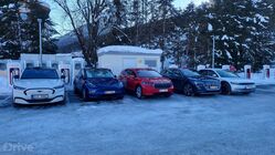 Test 5 elektromobilů na cestě do Alp