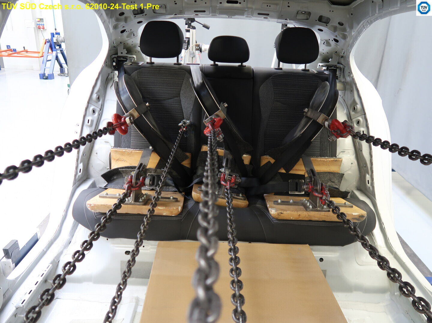 Test pevnosti kotevních míst bezpečnostních pásů